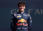 开云官方app入口-红牛二队轻取阿斯顿马丁，汉密尔顿点燃赛场的简单介绍