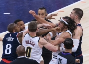 开云体育-快船翻盘加拿大男篮，巴图姆制霸全场的简单介绍