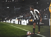 开云官网-猛龙正面击溃鹈鹕，欧文在F1年度争冠接管比赛