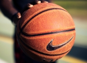 开云足球直播-阿克教科书式防守与丹麦末节觉醒，一场战术纪律与意志的较量