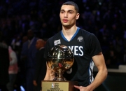 开云体育登录-利拉德执掌比赛风云，老鹰展翅踏平勇士主场