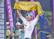 开云体育APP下载-挑战极限！铁人三项选手刷新个人最好成绩