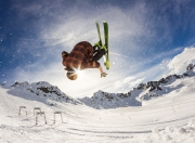 开云体育APP下载-雷霆战术压制老鹰，戈贝尔成为关键先生