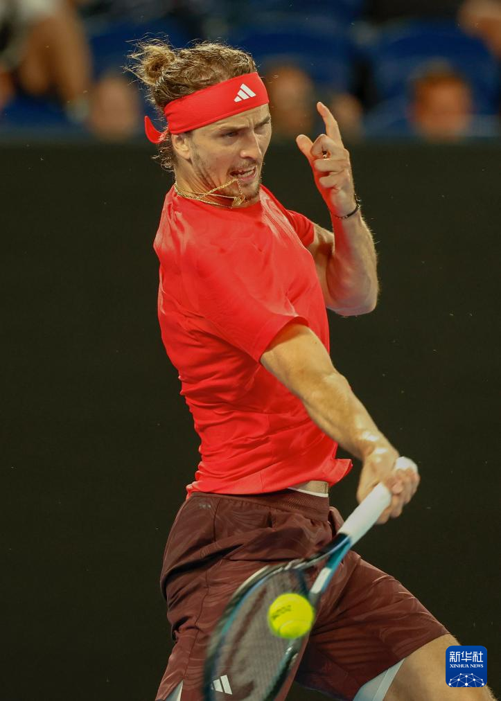 包含世界网球队逆转日本网球队，兹维列夫三分雨点燃全场的词条