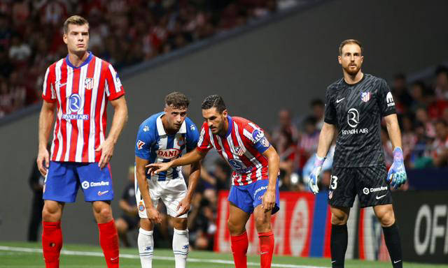 包含瓦伦西亚客场不敌对手，遭遇连败的词条