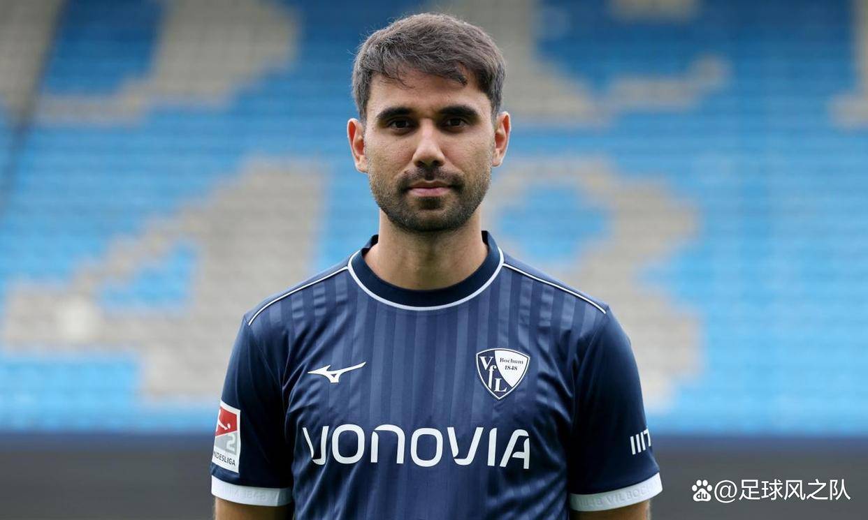 关于奥格斯堡主场失利，球迷批评球队表现的信息