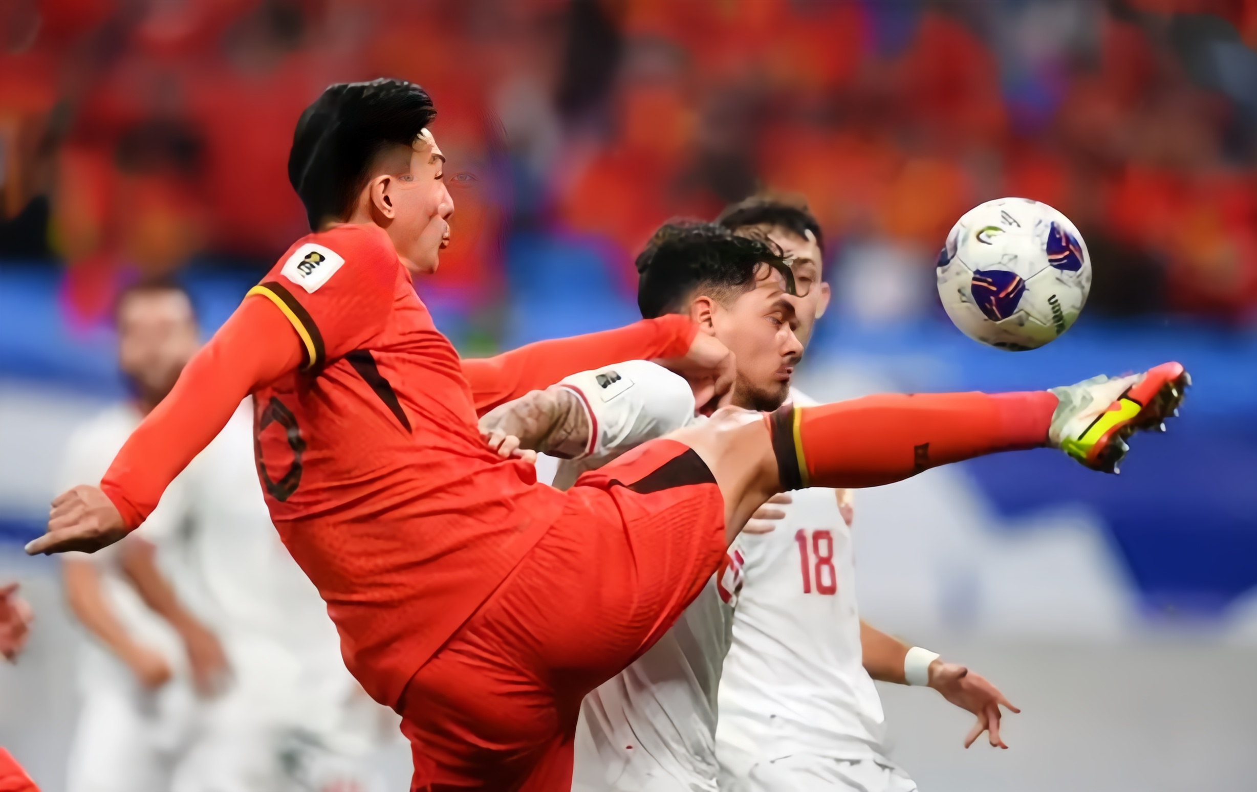 国足排兵布阵,备战世界杯冲刺激烈 国足排兵布阵,备战世界杯冲刺激烈