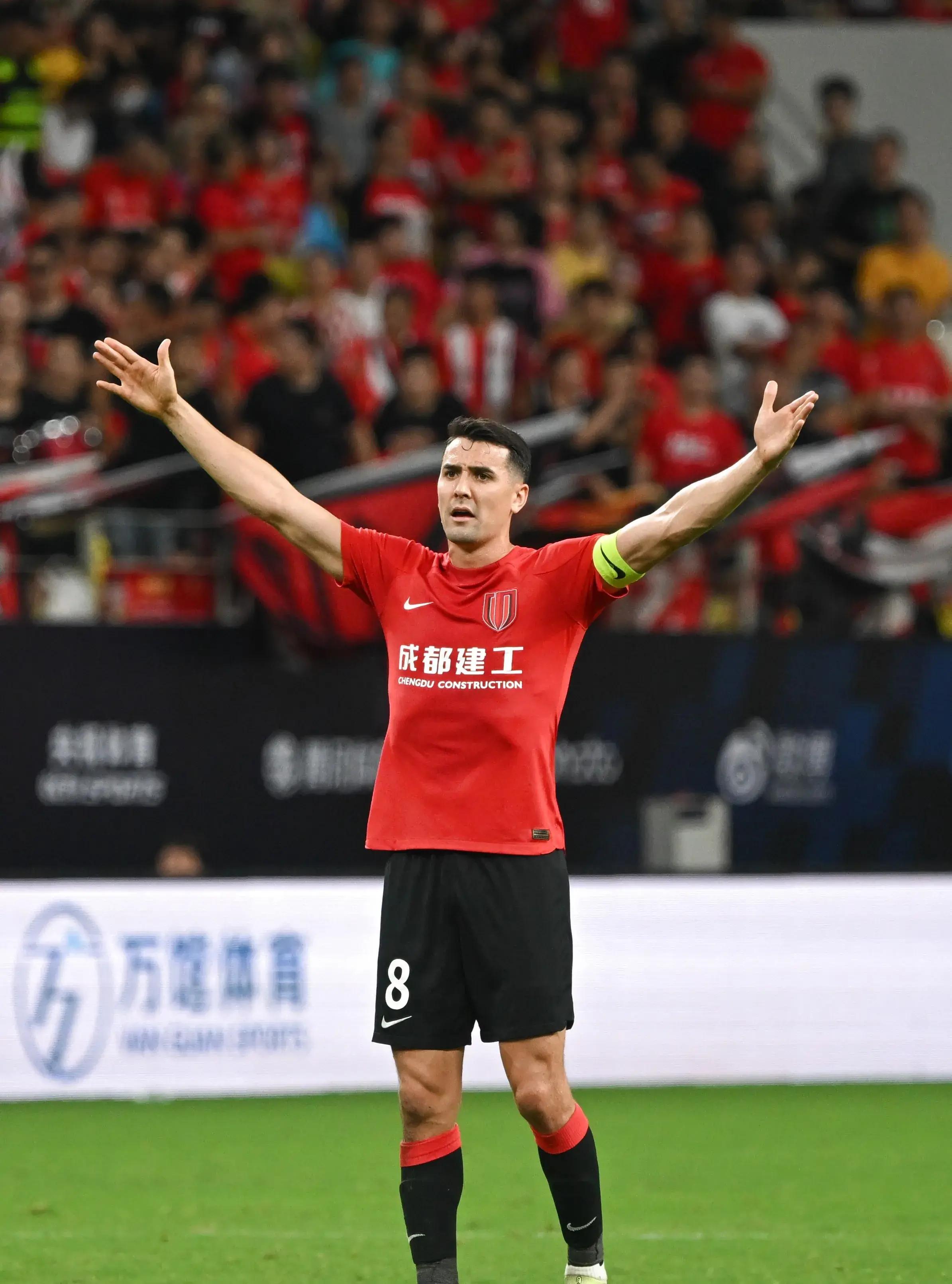 关于阿曼球员备战加油，期待突破困境的信息