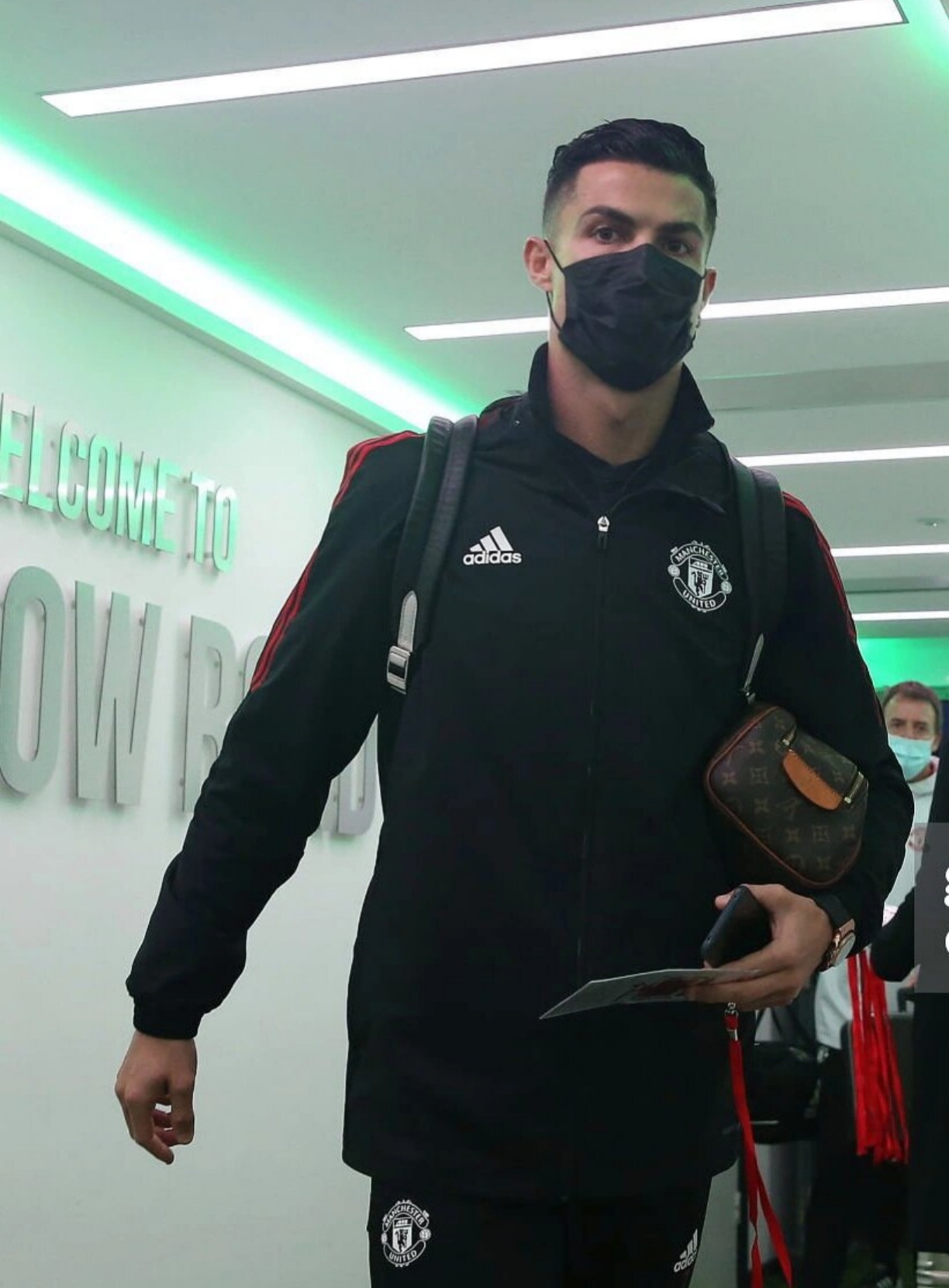 包含诺里奇城销声匿迹，曼联主场连胜稳坐领先的词条