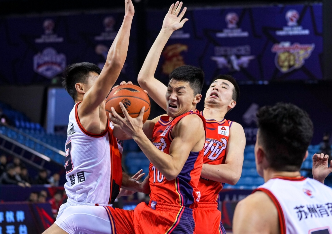 广厦男篮精彩表现，双杀劲敌