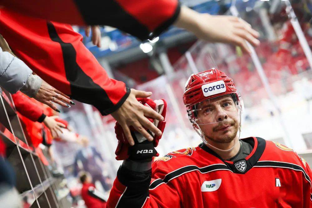 关于华沙德比战激烈，双方狭路相逢的信息