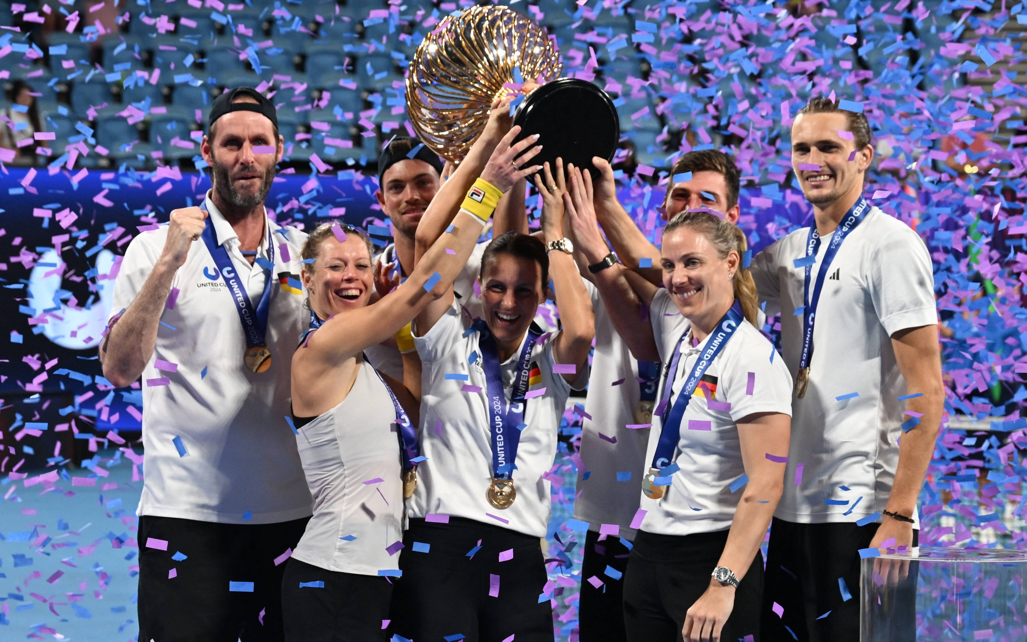 包含联合杯翻盘蒙特卡洛大师赛，兹维列夫惊艳四座的词条