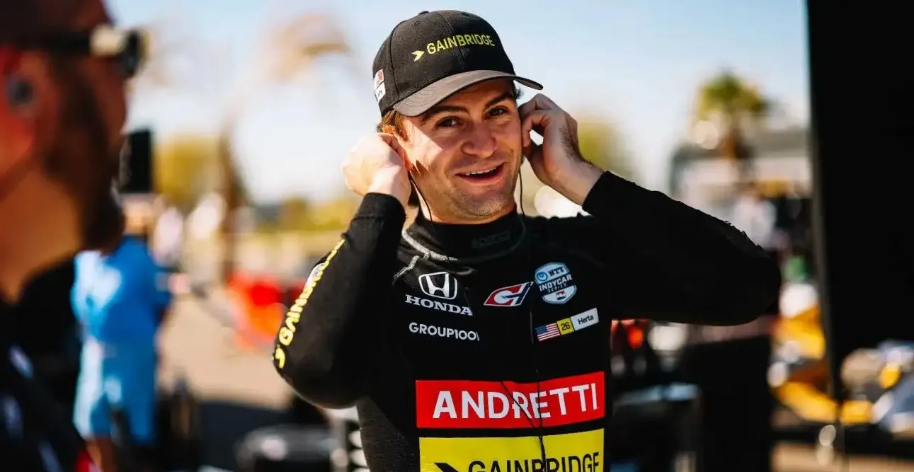 红牛车队横扫阿斯顿马丁,周冠宇点燃赛场的简单介绍 红牛车队横扫阿斯顿马丁,周冠宇点燃赛场的简单介绍