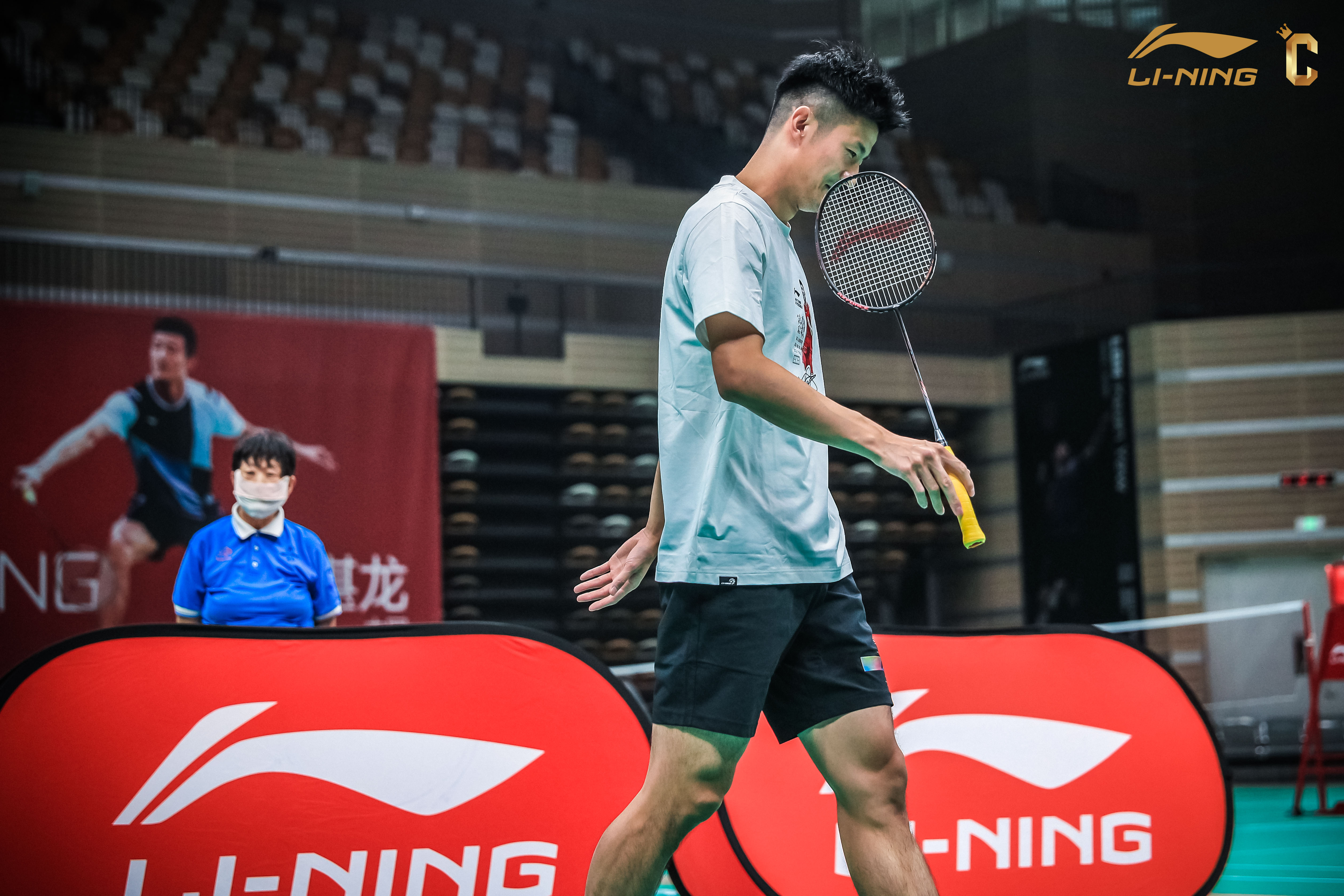 包含中国羽毛球队爆冷泰国羽毛球队，谌龙一己之力扛起全队的词条