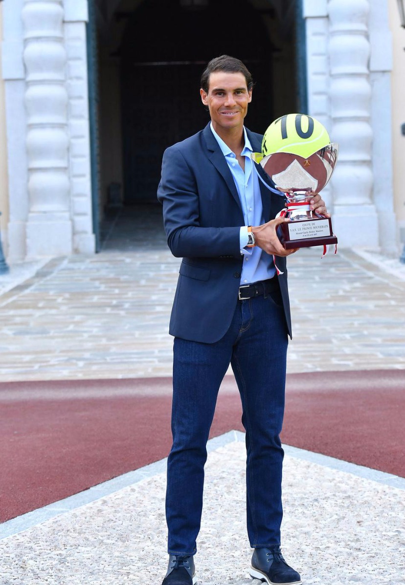 关于乌干达运动员倾尽全力，终夺桂冠的信息