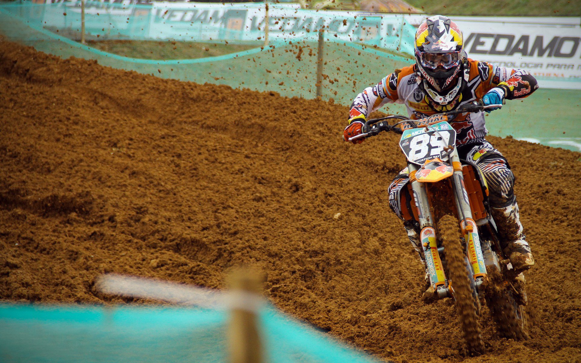 鹈鹕连续得分压制魔术，德罗赞成为关键先生